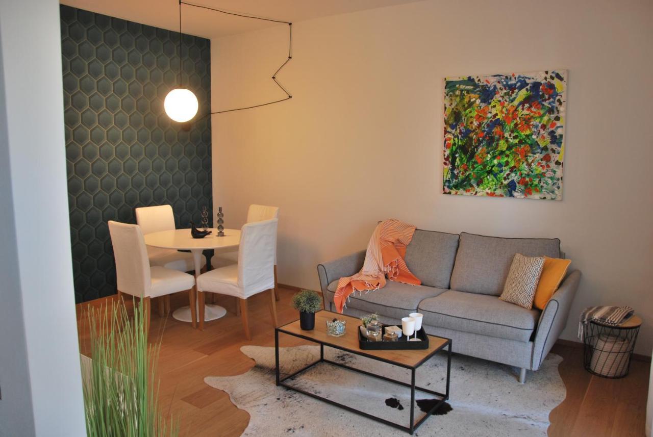 Suite 51 Appartamento Con Terrazzo A 50 Mt Dal Lago - Private Parking (Adults Only) أرونا المظهر الخارجي الصورة
