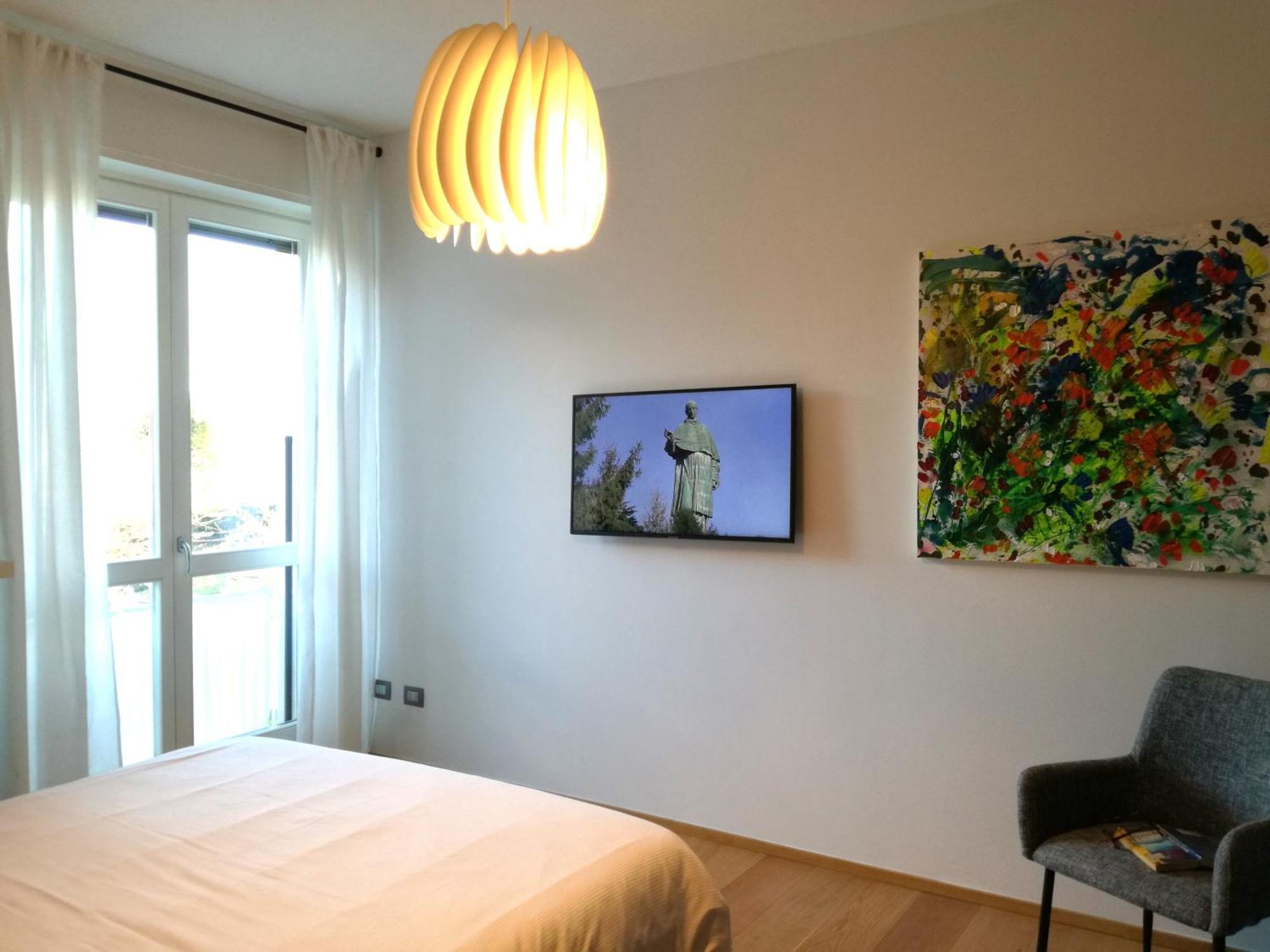 Suite 51 Appartamento Con Terrazzo A 50 Mt Dal Lago - Private Parking (Adults Only) أرونا المظهر الخارجي الصورة