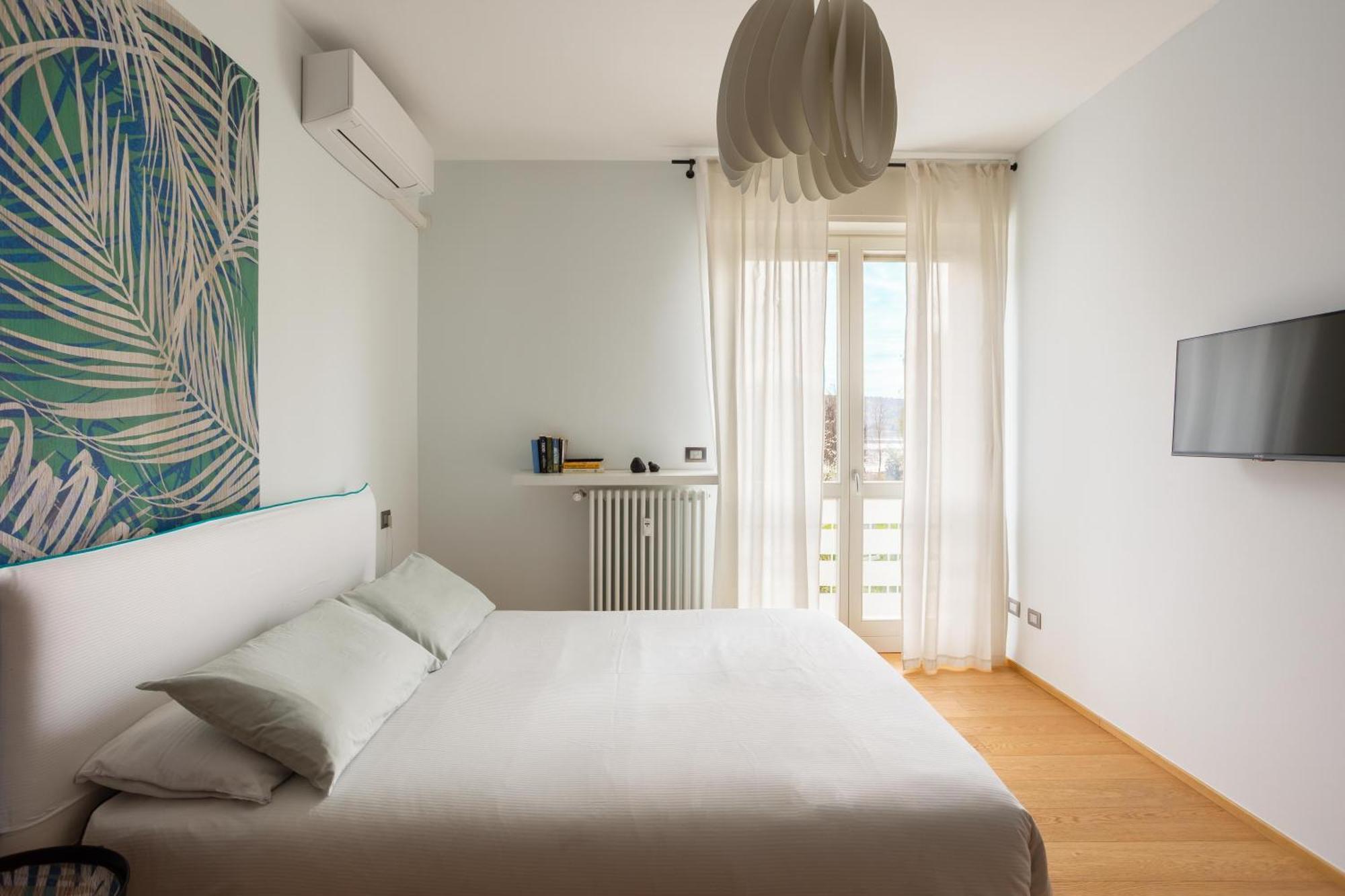 Suite 51 Appartamento Con Terrazzo A 50 Mt Dal Lago - Private Parking (Adults Only) أرونا المظهر الخارجي الصورة