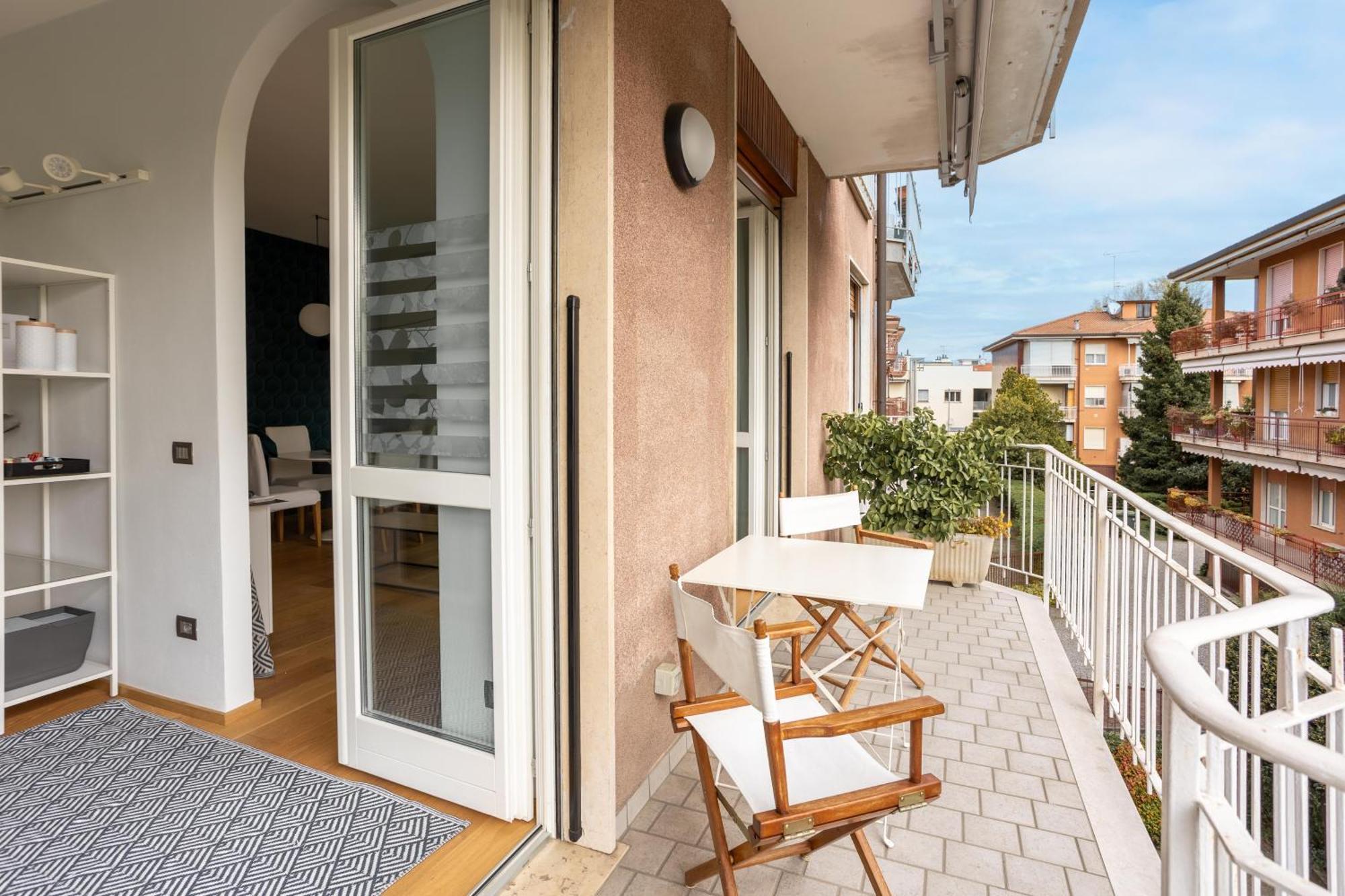 Suite 51 Appartamento Con Terrazzo A 50 Mt Dal Lago - Private Parking (Adults Only) أرونا المظهر الخارجي الصورة