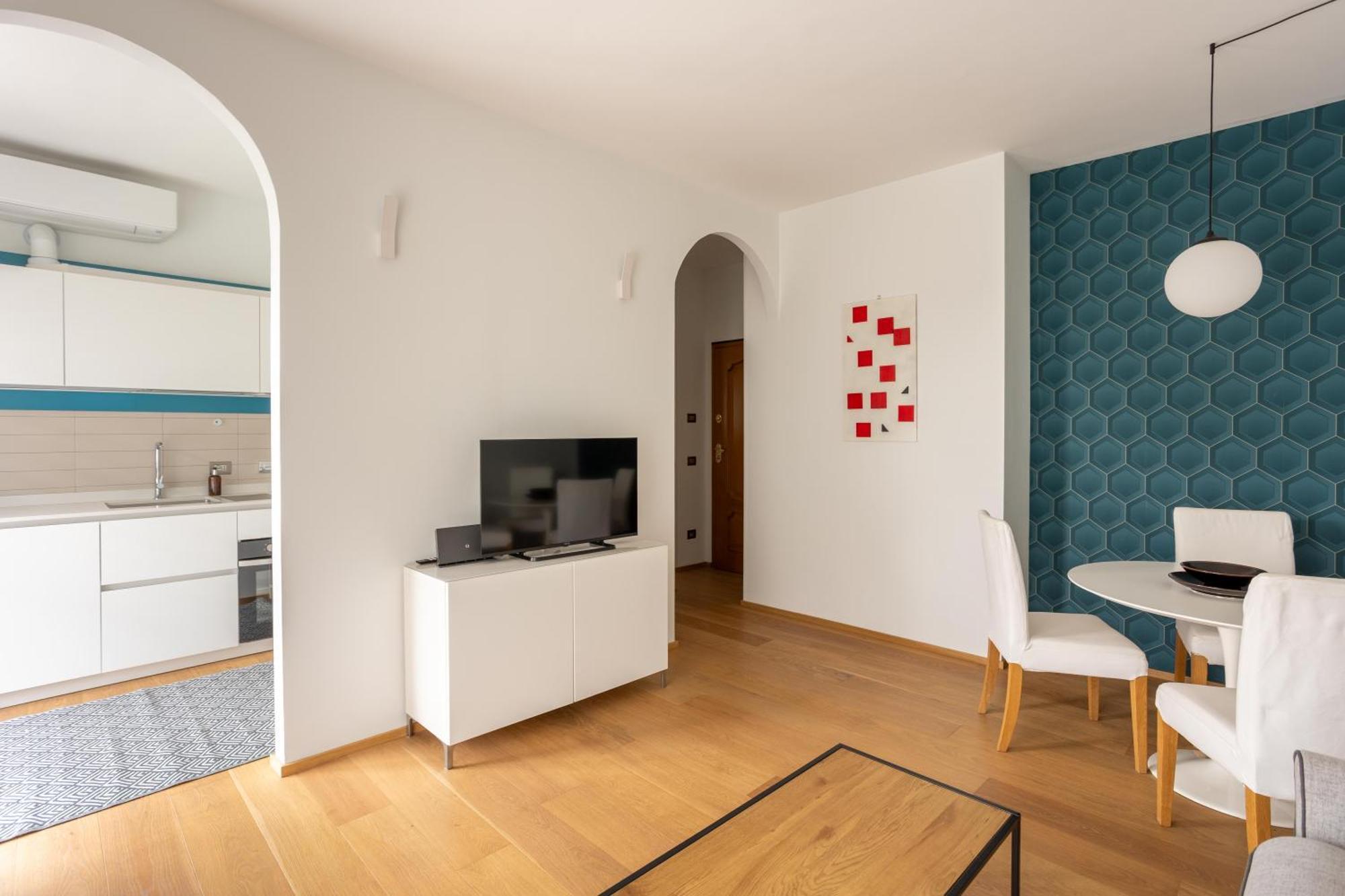 Suite 51 Appartamento Con Terrazzo A 50 Mt Dal Lago - Private Parking (Adults Only) أرونا المظهر الخارجي الصورة